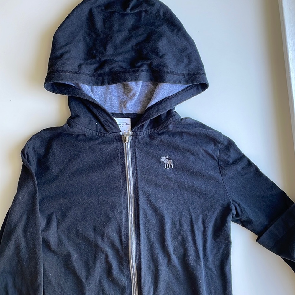 Abercrombie kids M (12) hooded sweatshirt with full front zipper.Good consition.